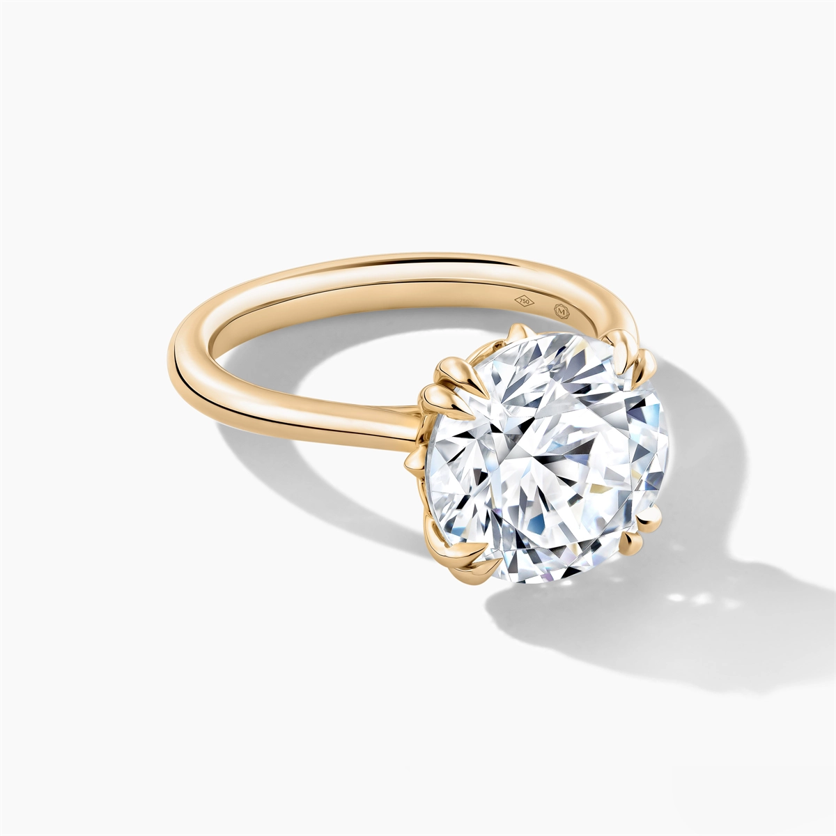 18K Yellow Gold Solitaire Ring, Round Cut Center