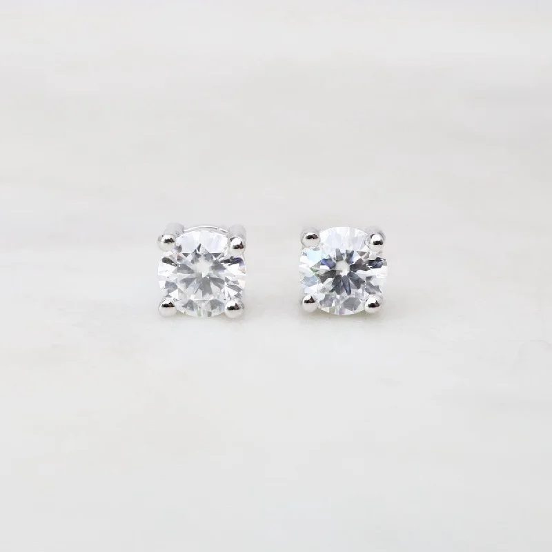 Round Moissanite Studs