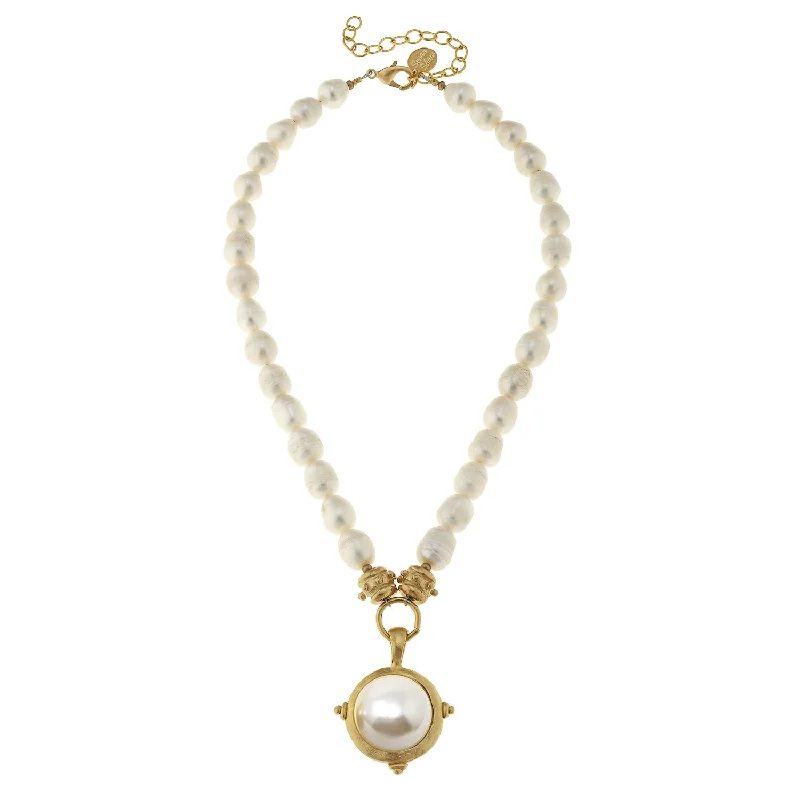 Freshwater Pearl Cab Necklace