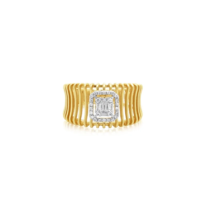 Ribbed Diamond Center Ring