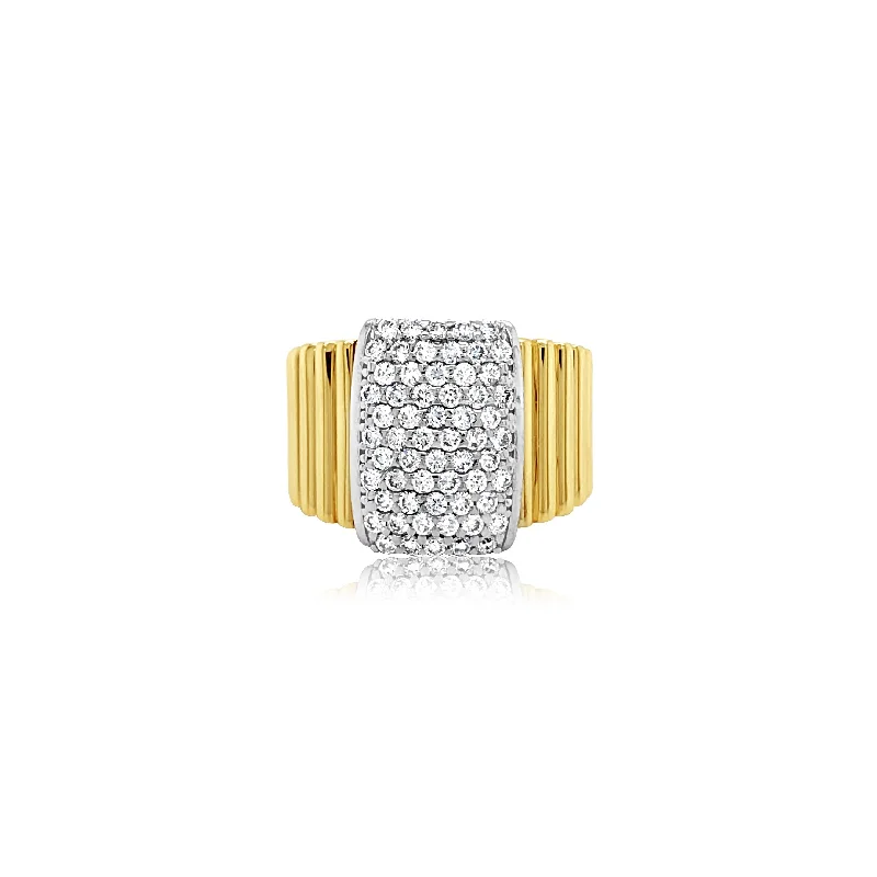 Two-Tone Ribbed Ring With Diamond Pavé Center