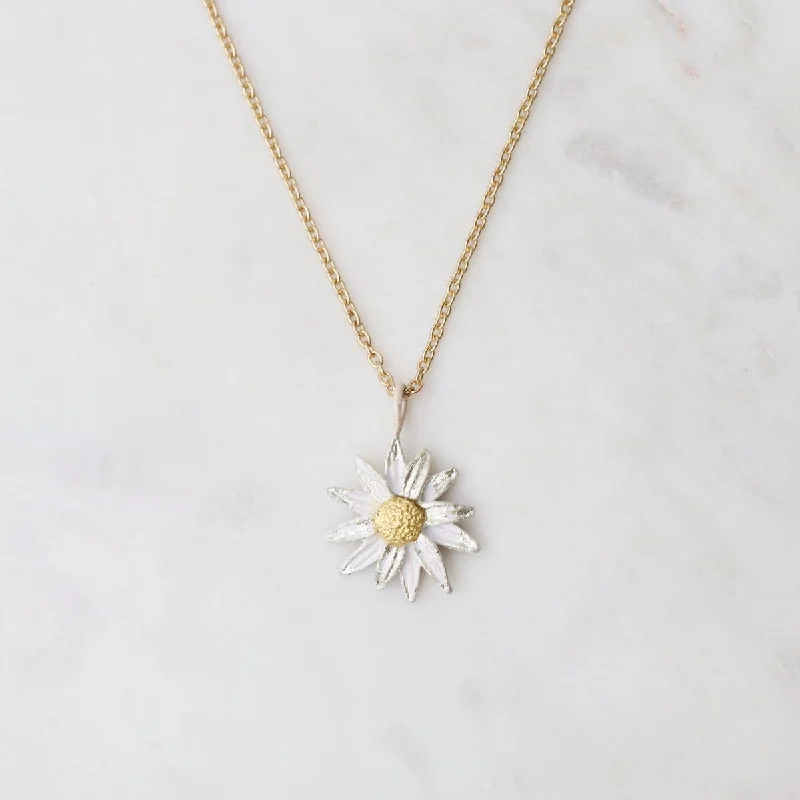 Daisy Pendant Necklace