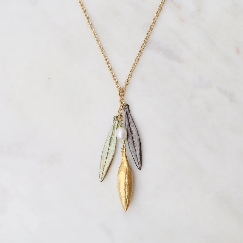 Leaf & Bud Dainty Pendant Necklace